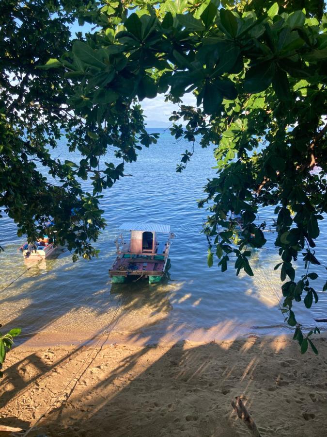 The White House On Bunaken Island ภายนอก รูปภาพ