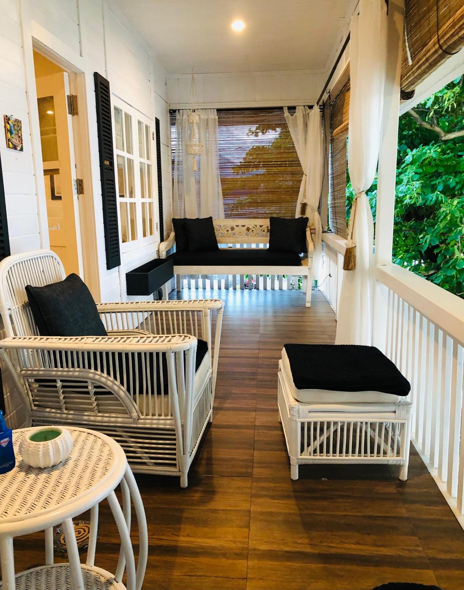 The White House On Bunaken Island ภายนอก รูปภาพ