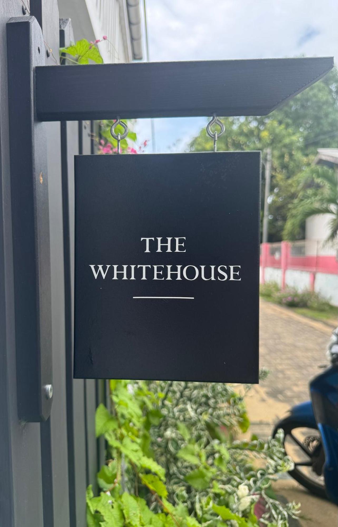 The White House On Bunaken Island ภายนอก รูปภาพ